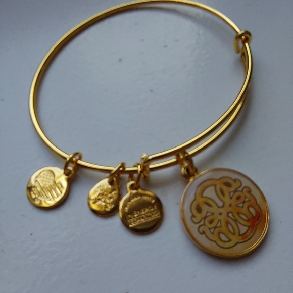 Jewelry Assortment - Necklaces, Earrings, Ring, And Bracelet - Picture 3 of 16